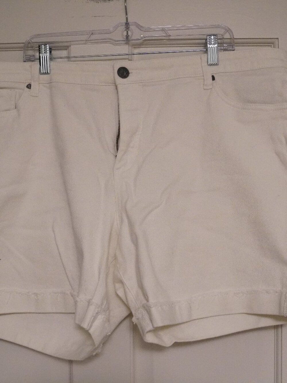 KUT from the Kloth White Denim Preppy Coastal Shorts Women’s 20W Stretch Summer